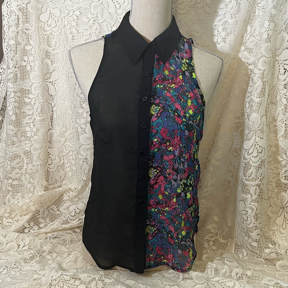 Material Girl Sleeveless Button Down Shirt Black Geometric Heart Cutout Small
